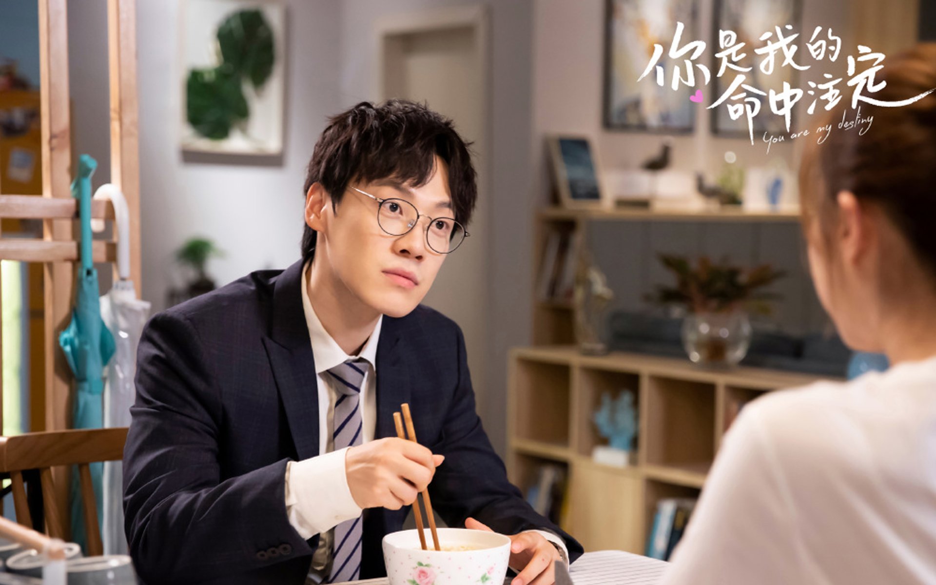 开云体育在线-篮网横扫雷霆背后,詹姆斯隐形影响力如何主宰赛场叙事